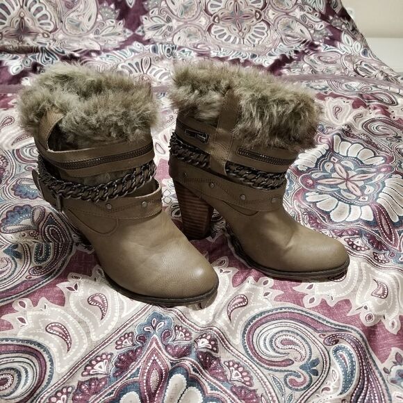 Not Rated Fur Booties  - Picture 1 of 6